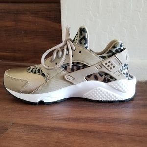 Air Haurache by Nike Size 6.5